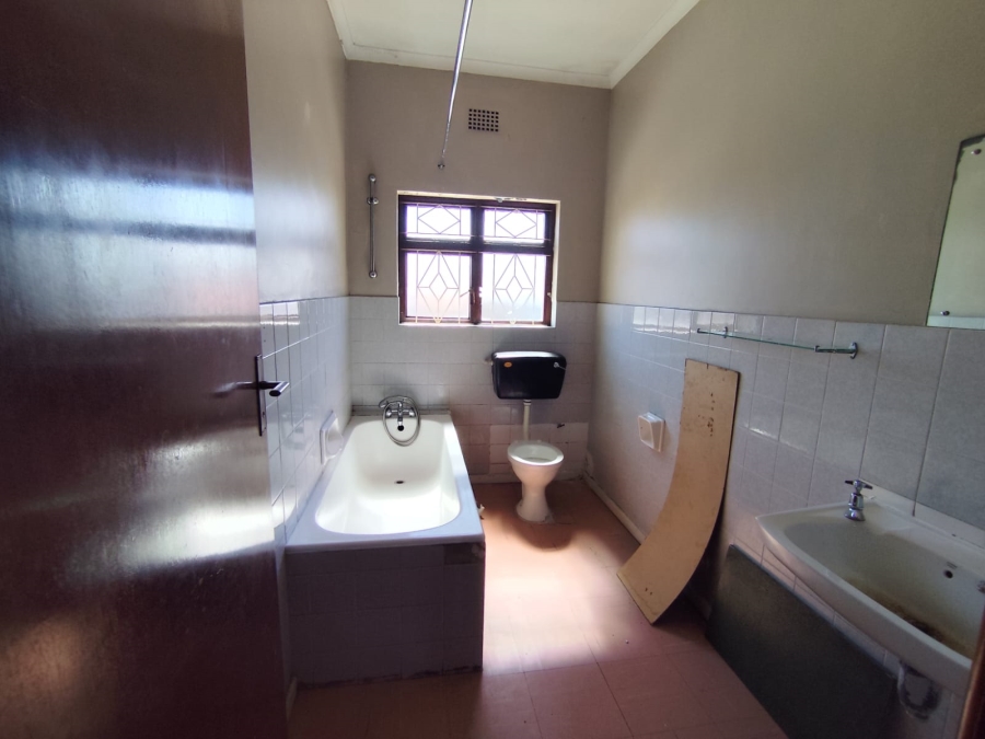 50 Bedroom Property for Sale in Lansdowne Western Cape